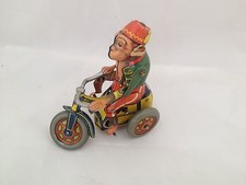  Arnold Affe auf Dreirad