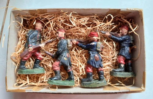 Uralte massefiguren - 4,