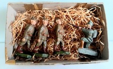 4 Uralte Massefiguren