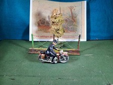 Motorradfahrer schwarz 30er