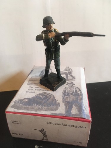 Deutscher soldat stehend - soldat,